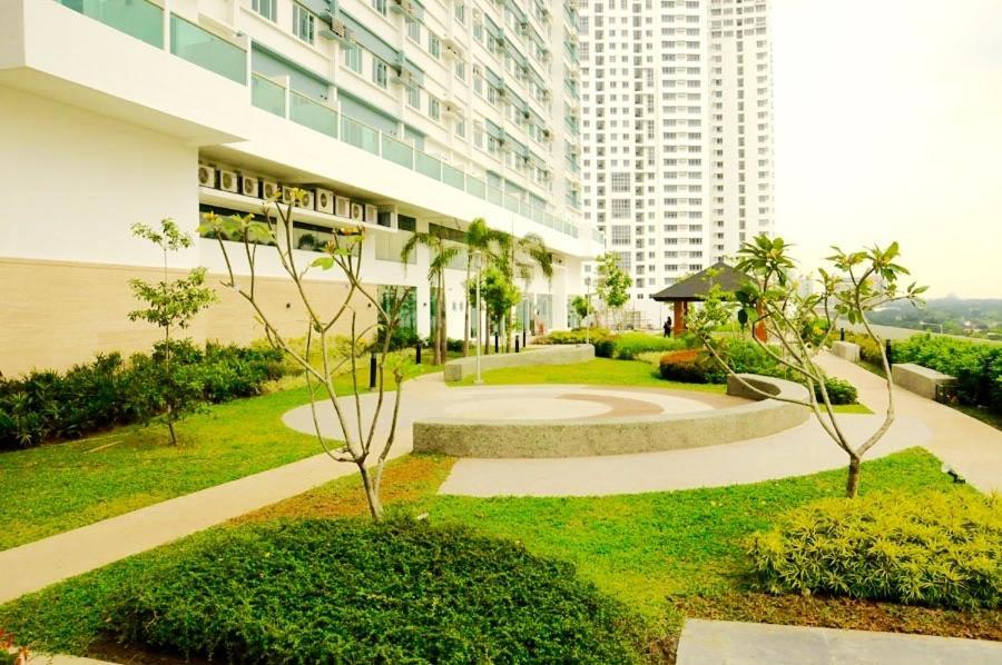 Affordable Makati Serviced Apartments Manila Kültér fotó