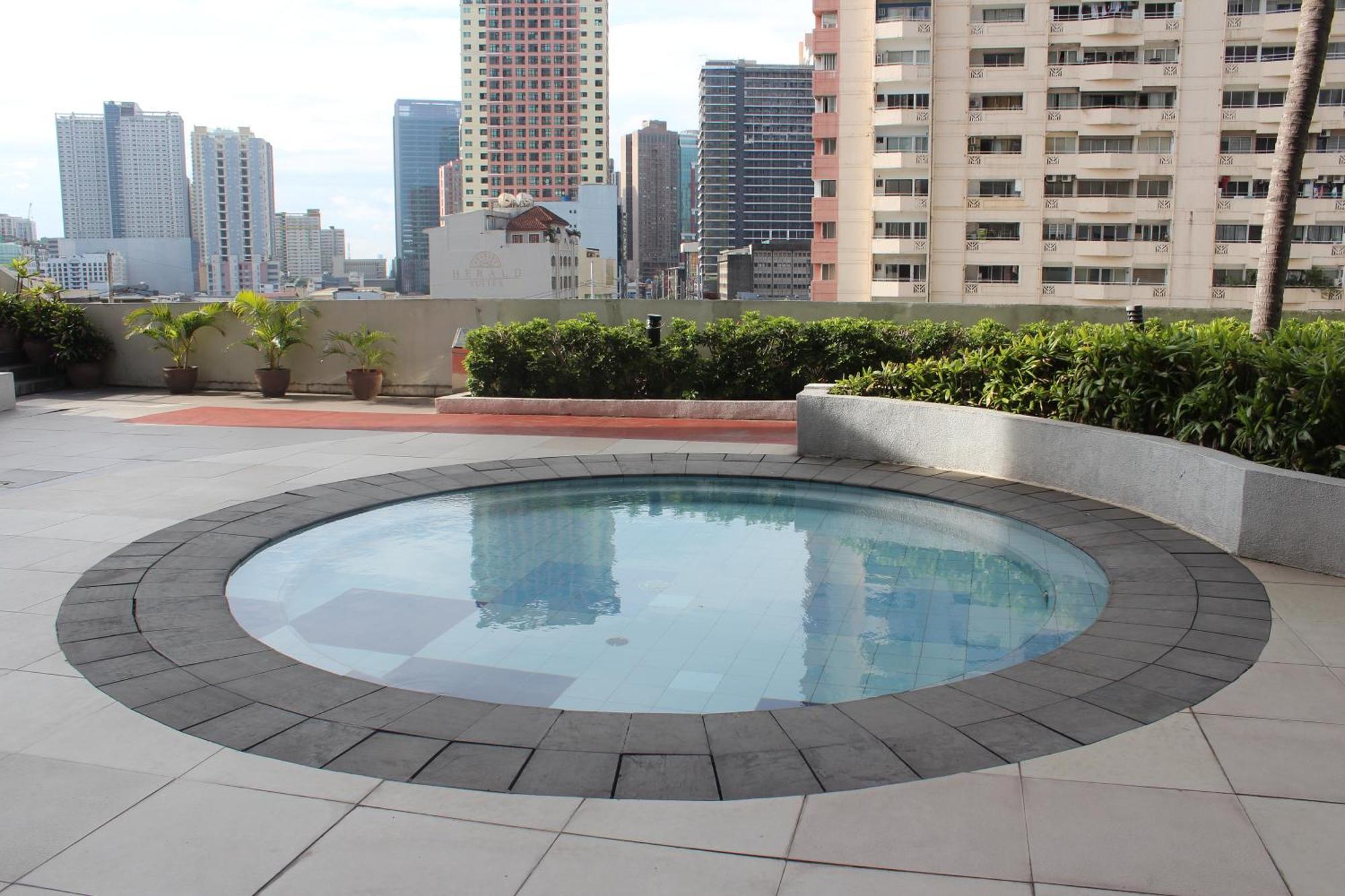Affordable Makati Serviced Apartments Manila Kültér fotó